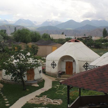 Guest House Emily Bokonbayevo Exterior foto